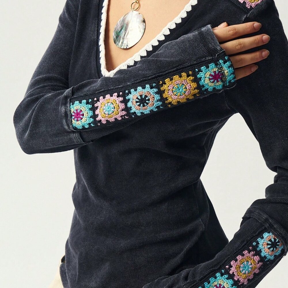 Black Casual Women's V-Neck Long Sleeve Crochet Patchwork T-Shirt - Picture 5 of 8